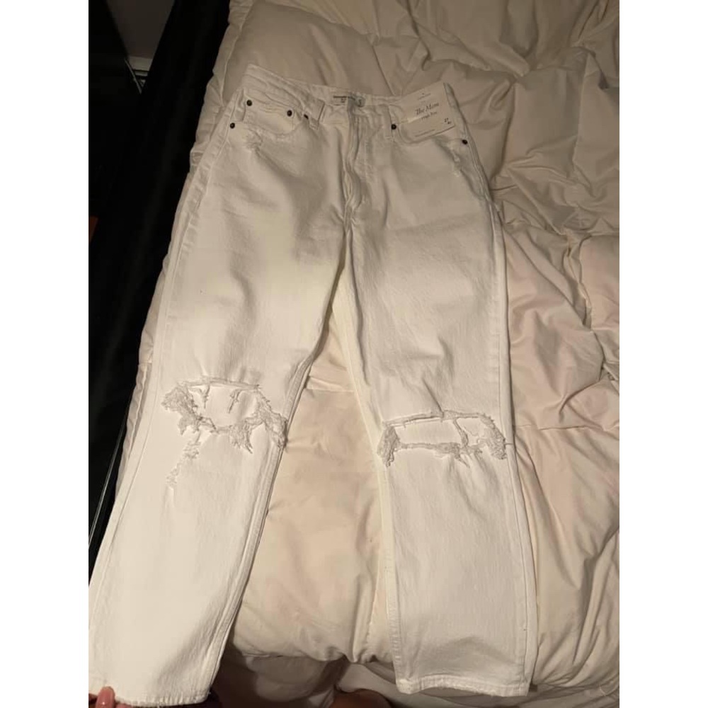 Abercrombie & Fitch White mom jeans curve love